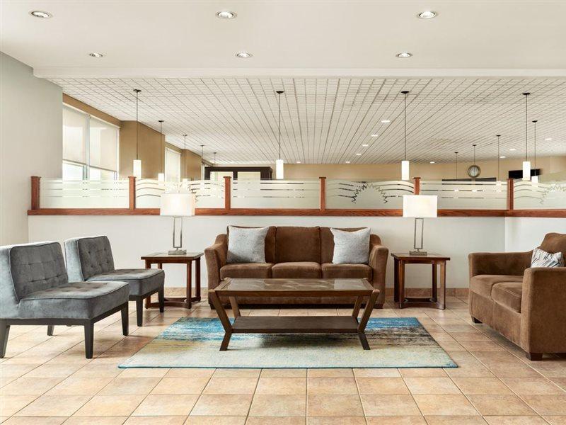 Days Inn By Wyndham London Bagian luar foto