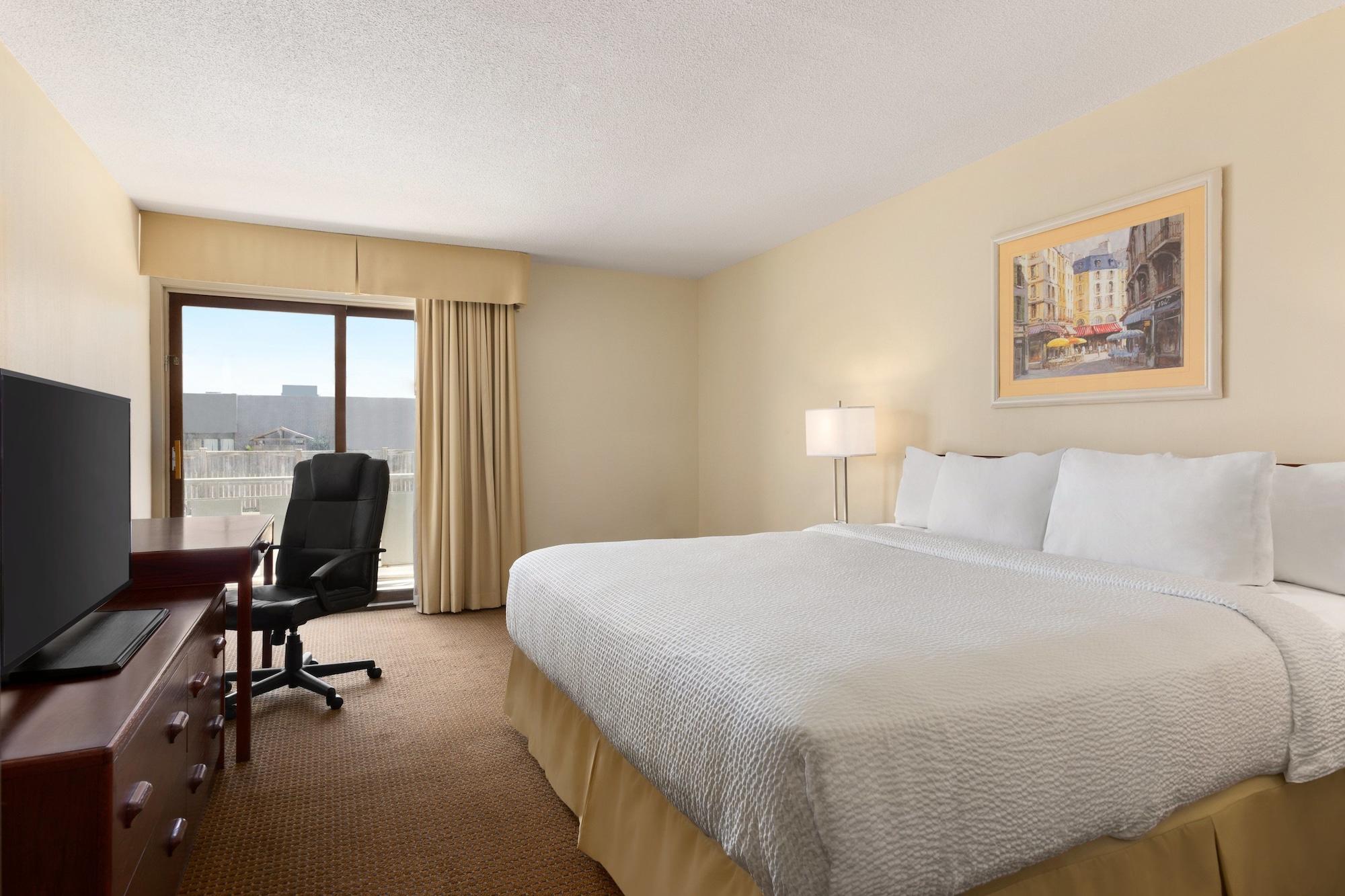 Days Inn By Wyndham London Bagian luar foto