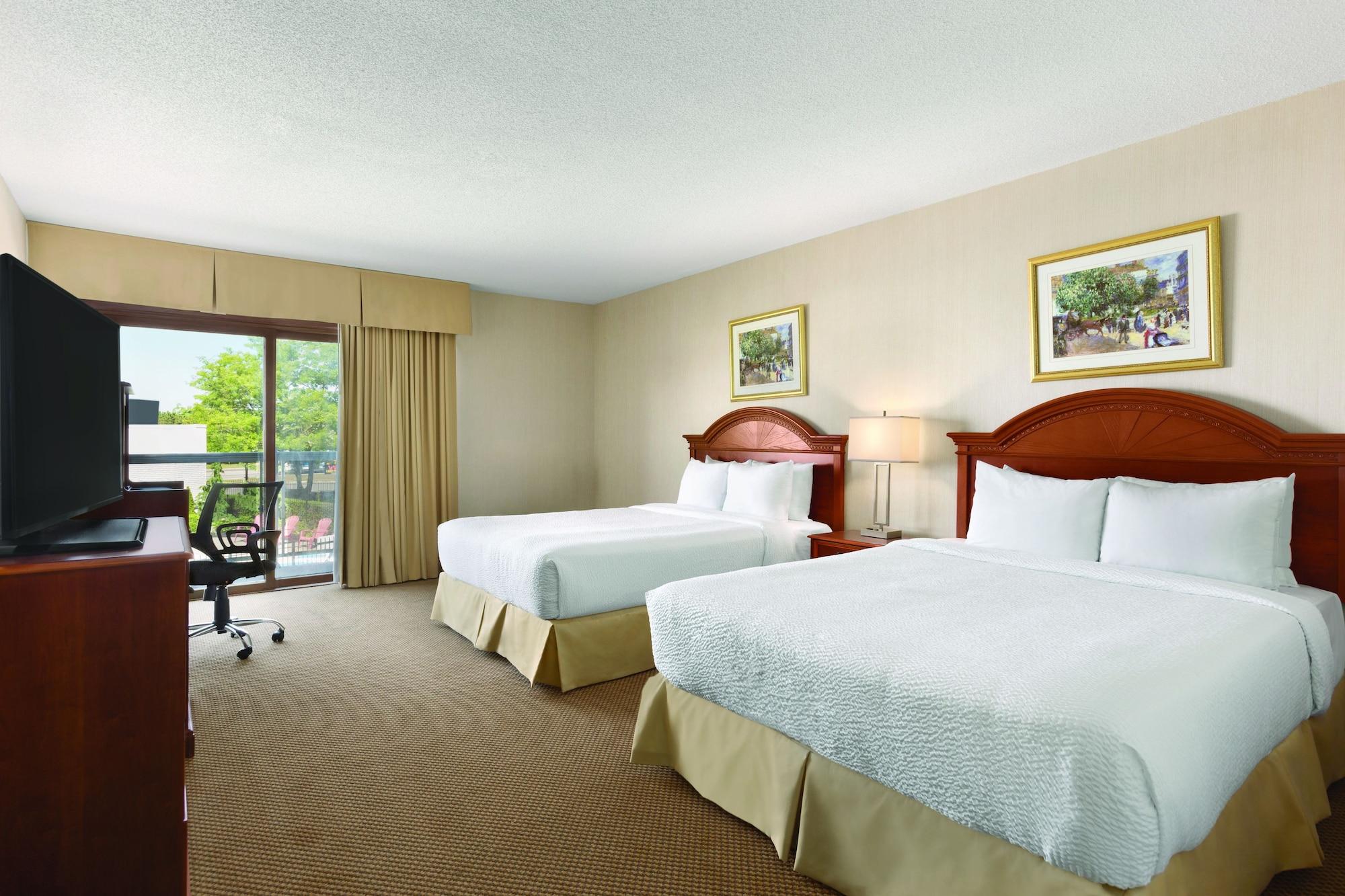 Days Inn By Wyndham London Bagian luar foto