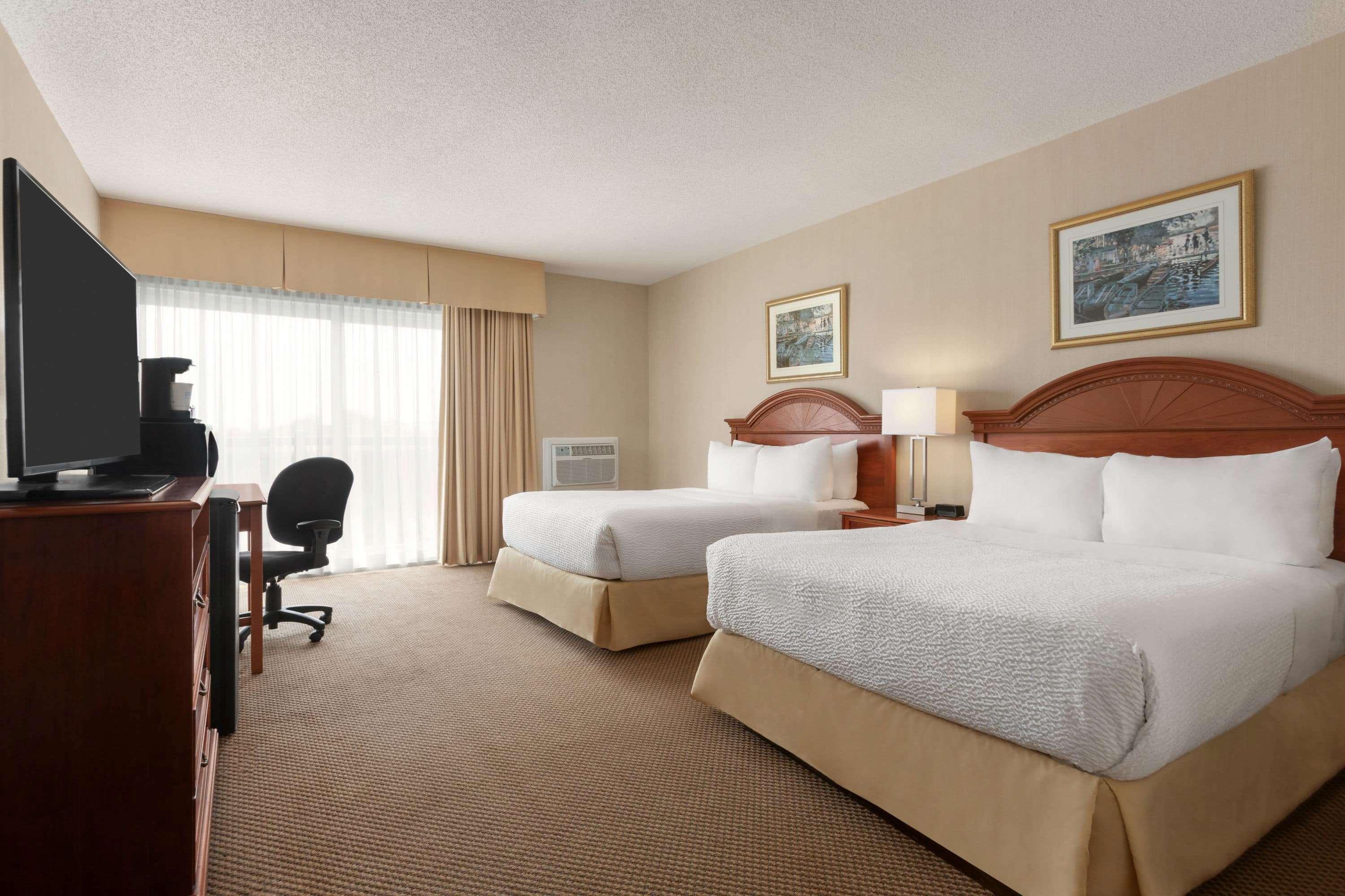 Days Inn By Wyndham London Bagian luar foto