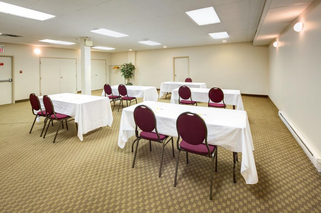 Days Inn By Wyndham London Bagian luar foto